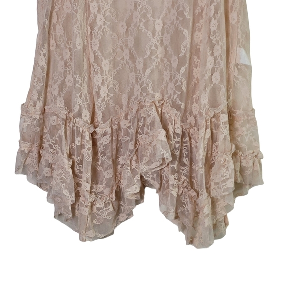 Jade by Jane Lace Sharkbite Hem Sleeveless Tunic Top in Tan - Picture 14 of 16